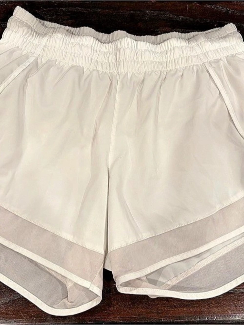 Athleta Mesh Racer Run Short 4" Athletic Shorts White XS
